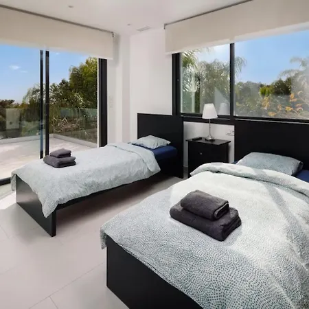 Relax And Unwind In Our Cozy Beachside Nice Villa Feriehus Ribamar (Lourinha)