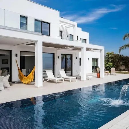 Feriehus Relax And Unwind In Our Cozy Beachside Nice Villa
