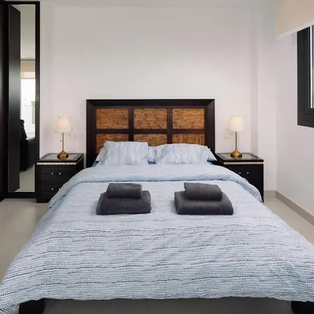Relax And Unwind In Our Cozy Beachside Nice Villa