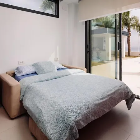 Feriehus Relax And Unwind In Our Cozy Beachside Nice Villa